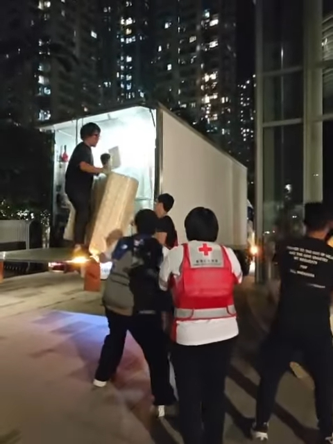 大埔宏福苑火災｜前港姐冠軍翁嘉穗捐贈200張床褥 緊急物資支援助災民度難關