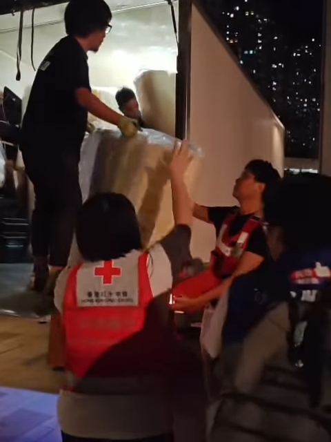 大埔宏福苑火災｜前港姐冠軍翁嘉穗捐贈200張床褥 緊急物資支援助災民度難關