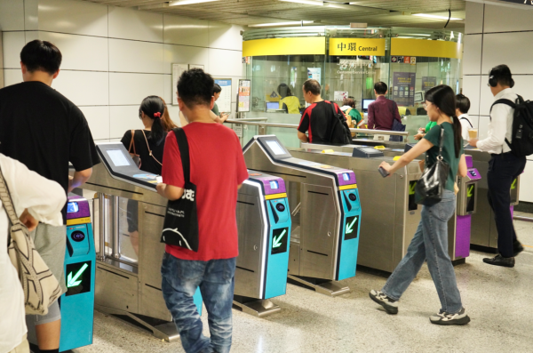 大埔火災｜香港迪士尼暫停煙花匯演！暖心1舉動獲全城激讚：細節見人品