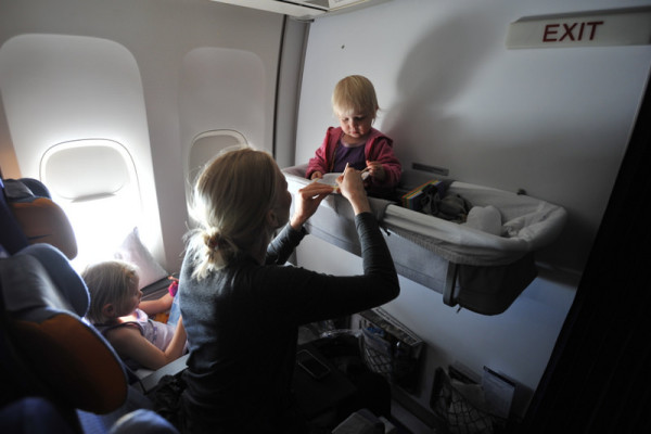 經濟艙揀位攻略6個位避揀!以為頭排好坐?空姐警告隨時被轟炸