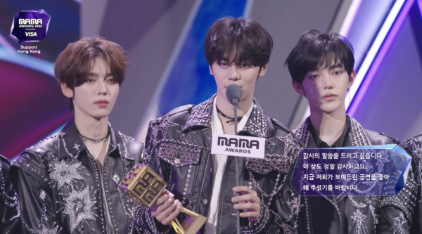 MAMA得獎名單2025｜周潤發三語哽咽籲全場起立默哀 G-Dragon奪年度藝人大獎