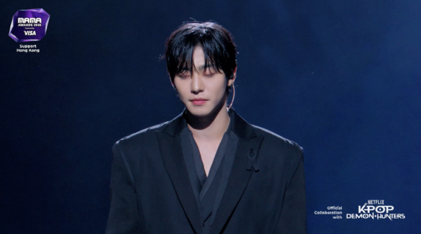 MAMA得獎名單2025｜周潤發三語哽咽籲全場起立默哀 G-Dragon奪年度藝人大獎