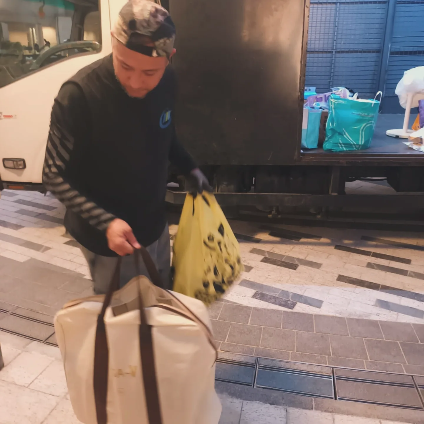 大埔宏福苑火災|張致恒失眠心痛災情落力搬運物資 呼籲「唔好睇少自己」惹網民讚賞