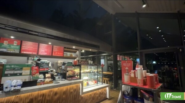 雲門劇場的Starbucks(記者 攝）