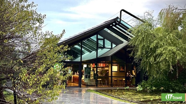 雲門劇場的Starbucks(記者 攝）