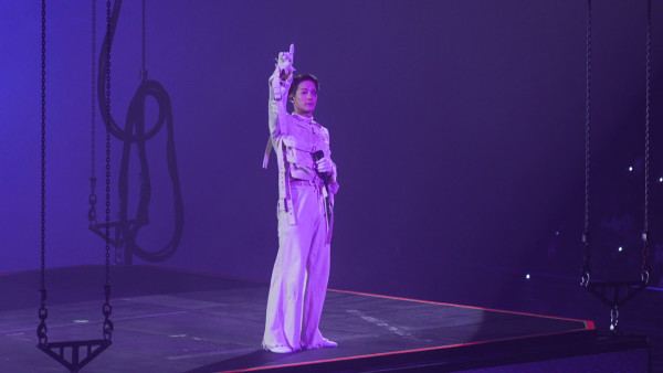 Jackson王嘉爾休息一年學會珍惜 唱父母寫的歌當場落淚媽媽心痛