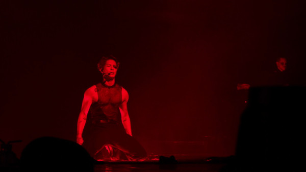 Jackson王嘉爾休息一年學會珍惜 唱父母寫的歌當場落淚媽媽心痛