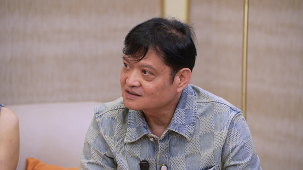 Jackson王嘉爾休息一年學會珍惜 唱父母寫的歌當場落淚媽媽心痛