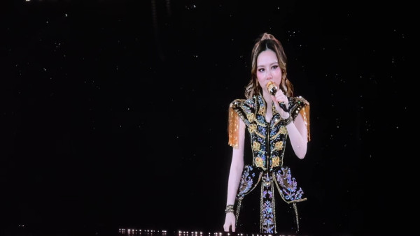 鄧紫棋內地巡唱淚崩心繫香港大埔災情 台上哽咽聲音顫抖:「這幾天對香港是非常難過的日子」