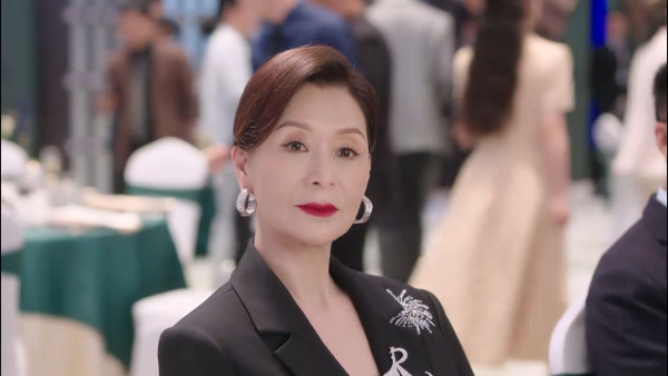 新聞女王2劇評|Man姐身世之謎終極曝光!夢魘真相揭盅 夏文汐佘詩曼三階段髮型同步