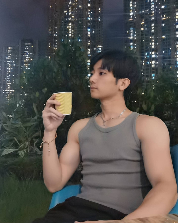 前力捧港男驚爆TVB「長約陷阱」加簽後遭冷待 自認當年若單身必追「呢位」港姐冠軍