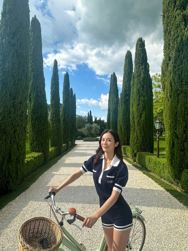 31歲女藝人離巢後吸金力十級跳!豪使20萬買CHANEL 一件外套6萬蚊生活極富貴