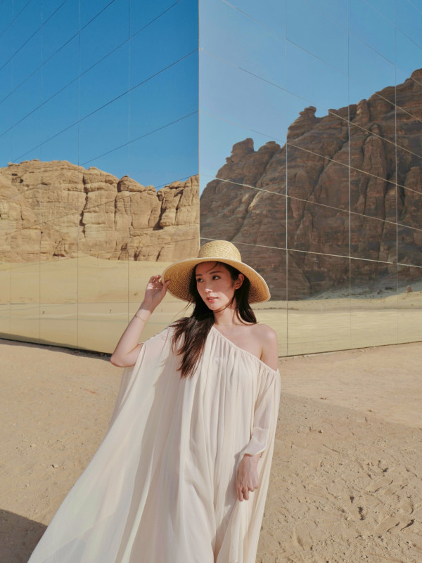 31歲女藝人離巢後吸金力十級跳!豪使20萬買CHANEL 一件外套6萬蚊生活極富貴