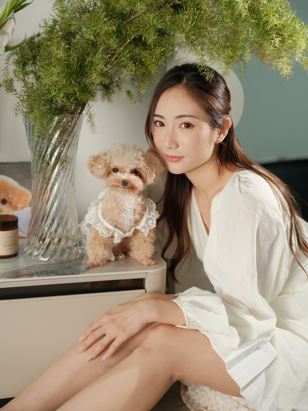 31歲女藝人離巢後吸金力十級跳！豪使20萬買CHANEL 一件外套6萬蚊生活極富貴