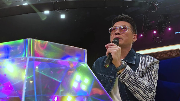 中年好聲音4｜再誕3名5燈選手！聲樂導師袁帥未唱完半首歌已橫掃五燈 評審張佳添：你係最5燈嗰個5燈