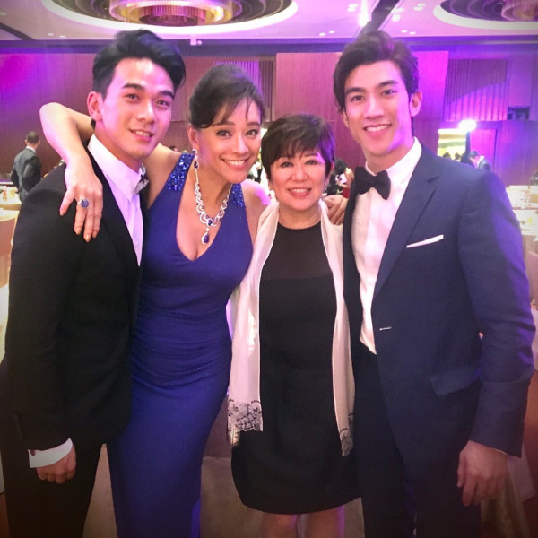 大埔宏福苑火災丨郭秀雲親赴現場坐地緊抱受驚小狗 善心舉動曝光獲災民發文致謝