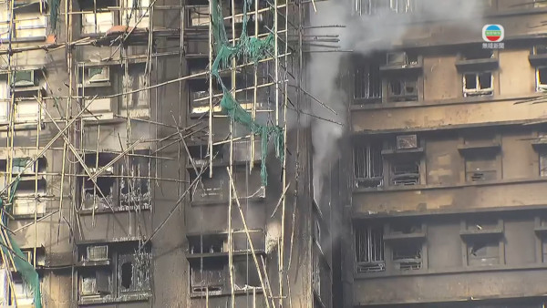 大埔宏福苑火災丨郭秀雲親赴現場坐地緊抱受驚小狗 善心舉動曝光獲災民發文致謝