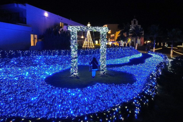 沖繩聖誕點燈2025|4大夢幻燈飾3000燈點亮琉球古城 美國村免費打卡附交通