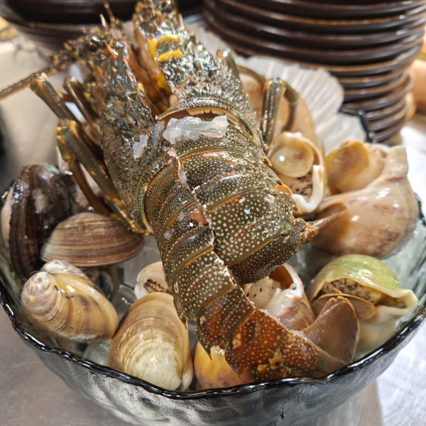 銀杏館進軍火鍋界! 日式火鍋$68起美國牛/日本豚肉/龍蝦/海鮮  1類人再88折! 仲有駐場歌手Live Show 