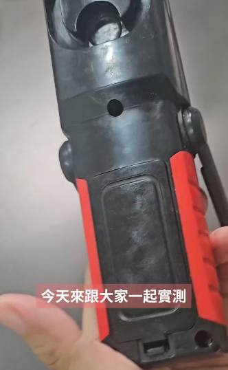 膠柄變黏好噁心！實測3種方法「急救」老化塑膠：一抹溶走黏膩層回復乾爽