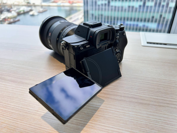 最強全片幅入門機？ 實試Sony A7 V 全片幅無反相機 AI追蹤 30FPS高速連拍 預拍攝下放