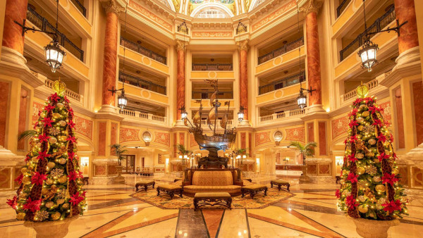 遊日注意|東京迪士尼酒店驚現中國持刀男!遊客目擊身邊擦過疑犯逃至JR站