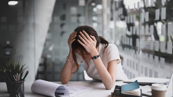 9大頭痛頭暈原因曝光!打風/食朱古力都有影響?專家教簡單4招輕鬆改善