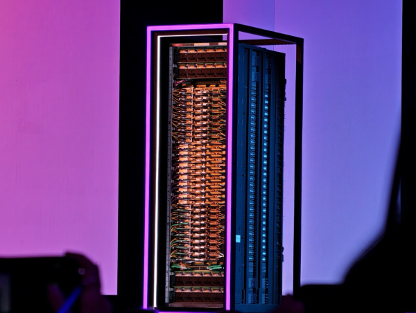 【AWS re:Invent 2025】AWS 3nm 自研晶片 Trainium 3 效能狂飆 4.4 倍 Nova 2 Omni 模型貫通圖文影音