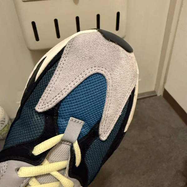 12蚊店麂皮鞋去污救星！陳年污漬輕鬆KO 網民實測：白鞋都用得