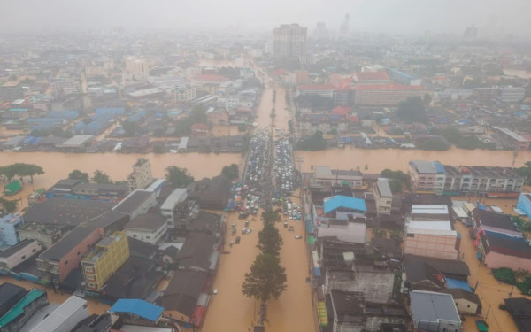泰國旅遊高危！泰國水災恐襲雙重夾擊 交通癱瘓3招自救多國籲勿往這5府 