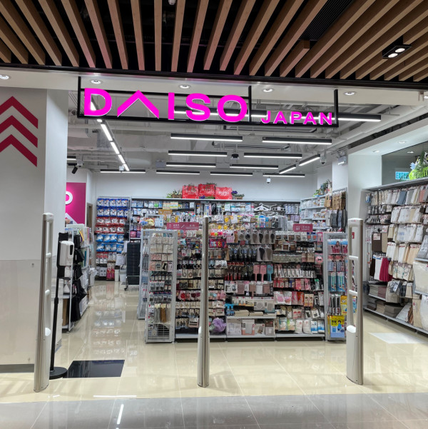 12蚊店麂皮鞋去污救星！陳年污漬輕鬆KO 網民實測：白鞋都用得