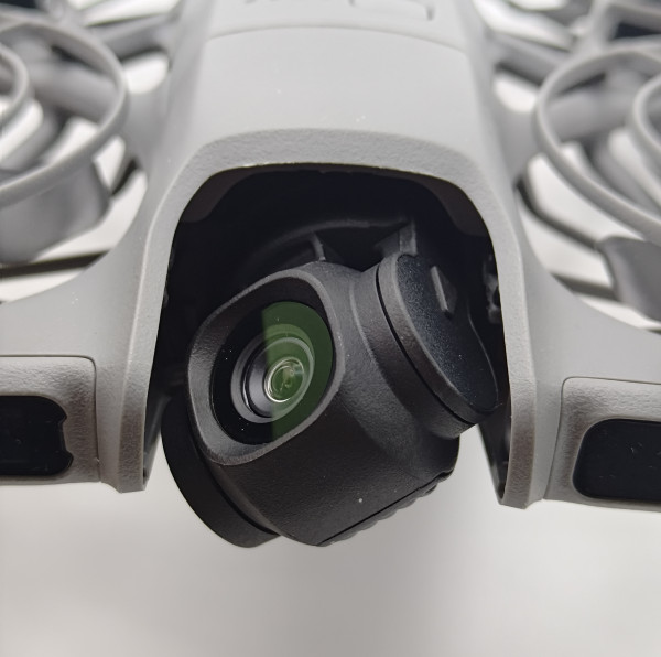 DJI Neo 2 Fly More Combo 評測！全向避障與兩軸防震掌上革命！