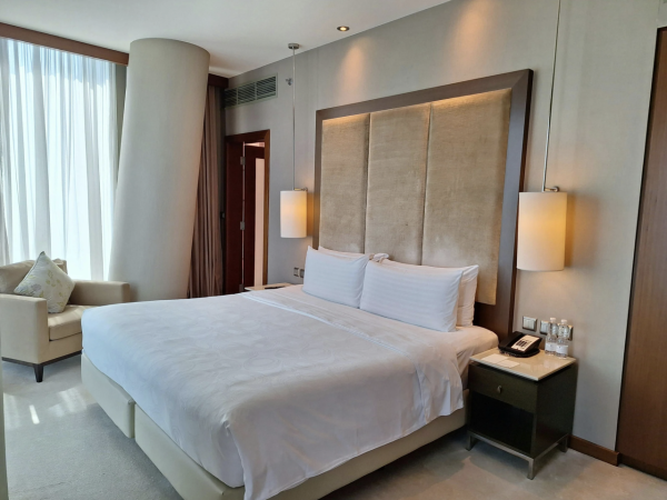 用酒店熱水壺煮底褲灼動物生肉 網民崩潰如飲屍水 員工爆3大暗黑用途 