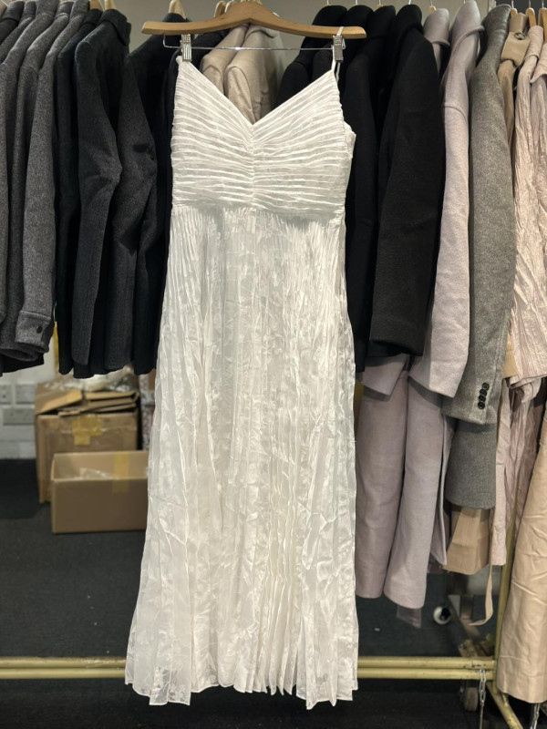 銅鑼灣時代廣場連卡佛開倉低至1折！一連6日 乾濕褸/外套/短靴/行李箱大劈價！