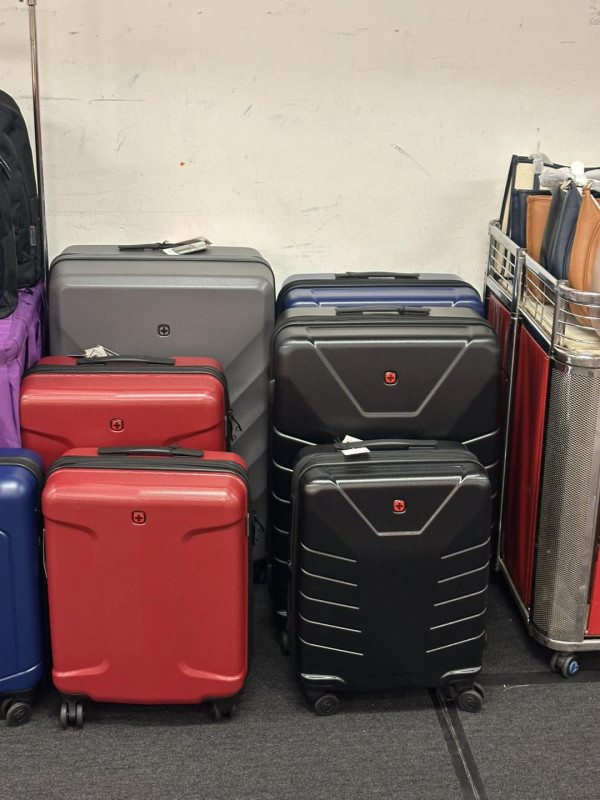 銅鑼灣時代廣場連卡佛開倉低至1折！一連6日 乾濕褸/外套/短靴/行李箱大劈價！