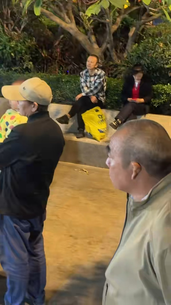 圍觀被屈錢?深圳廣州驚現「免費馬戲」騙局專劏家長/長者!兜售「三無」藥酒恐搽爛皮肉