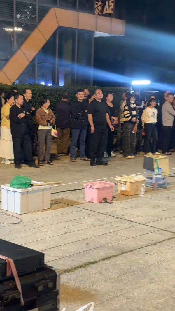 圍觀被屈錢?深圳廣州驚現「免費馬戲」騙局專劏家長/長者!兜售「三無」藥酒恐搽爛皮肉