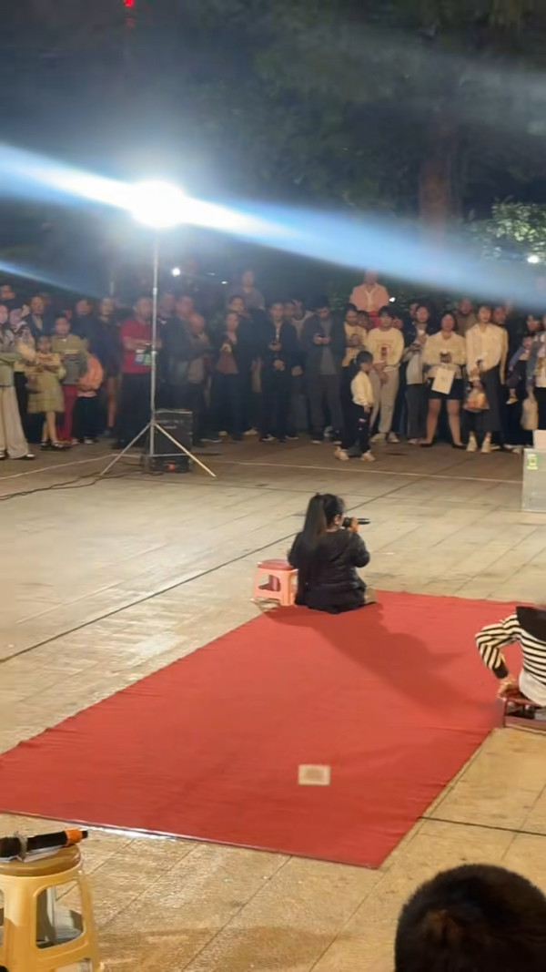 圍觀被屈錢?深圳廣州驚現「免費馬戲」騙局專劏家長/長者!兜售「三無」藥酒恐搽爛皮肉