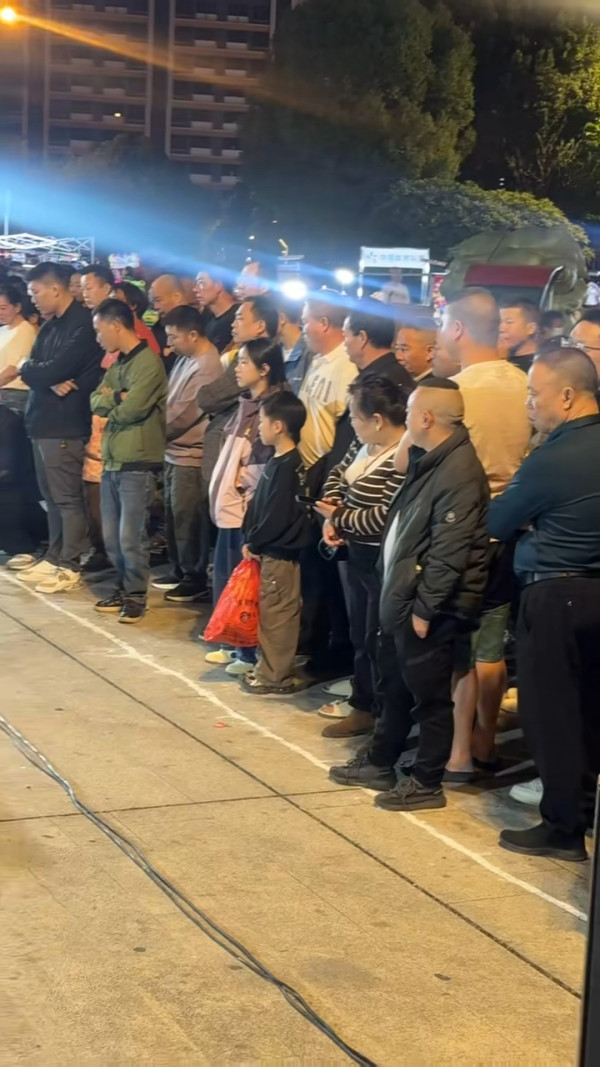 圍觀被屈錢?深圳廣州驚現「免費馬戲」騙局專劏家長/長者!兜售「三無」藥酒恐搽爛皮肉