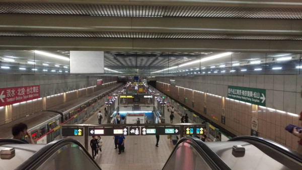 遊台必知！台北捷運借充電仲可借錢搭車 隱藏服務曝光遊客無現金都有救 