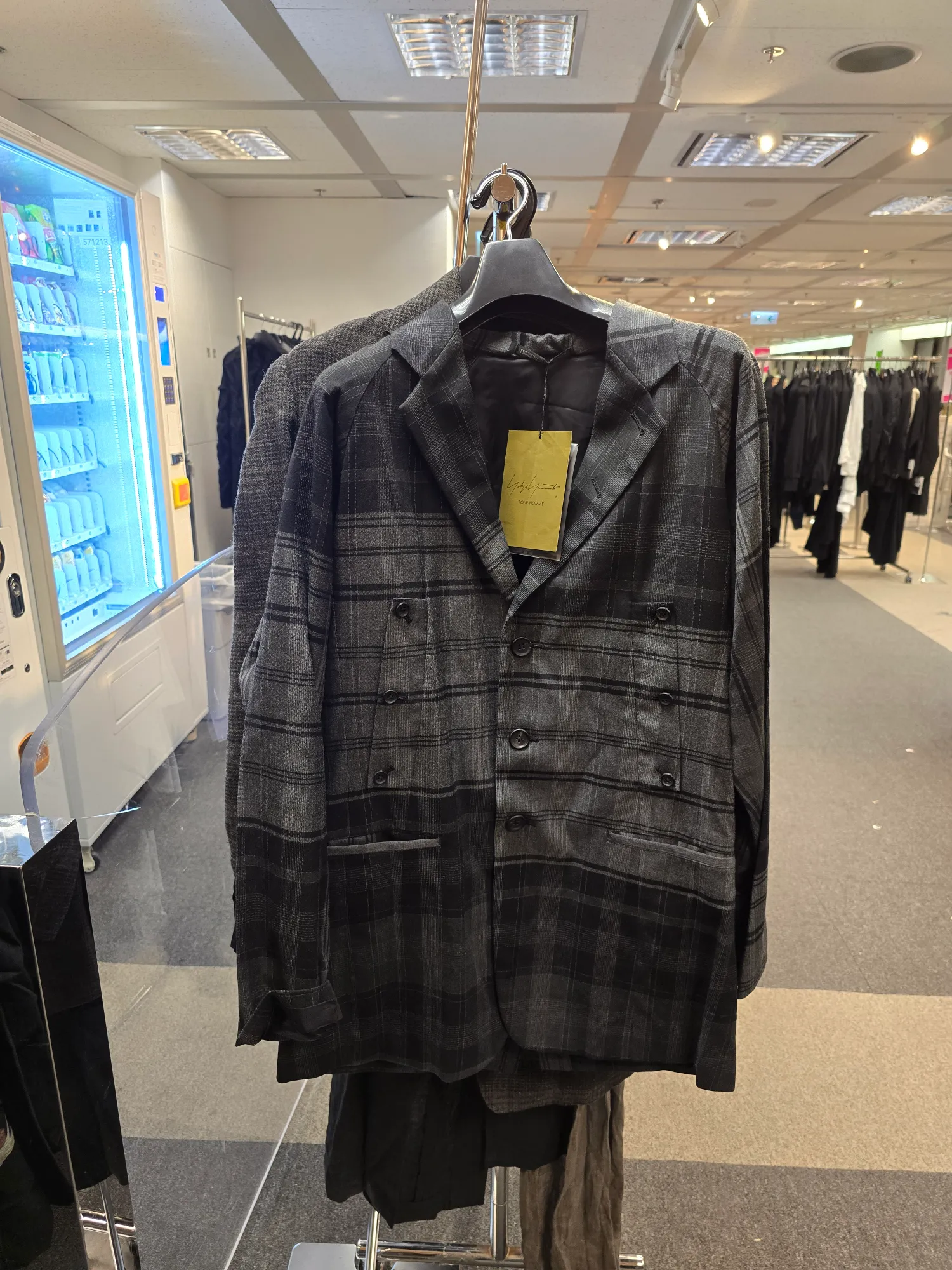 名牌服飾香水開倉低至3折！/香水$200有交易！買紅酒即送酒杯！Timberland/APC/COACH大劈價