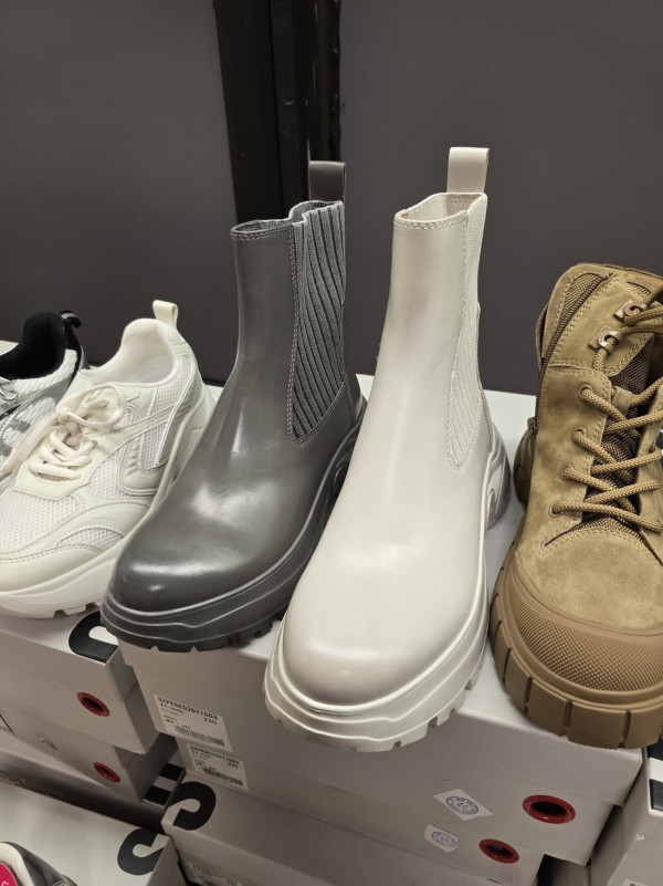 名牌服飾香水開倉低至3折！/香水$200有交易！買紅酒即送酒杯！Timberland/APC/COACH大劈價