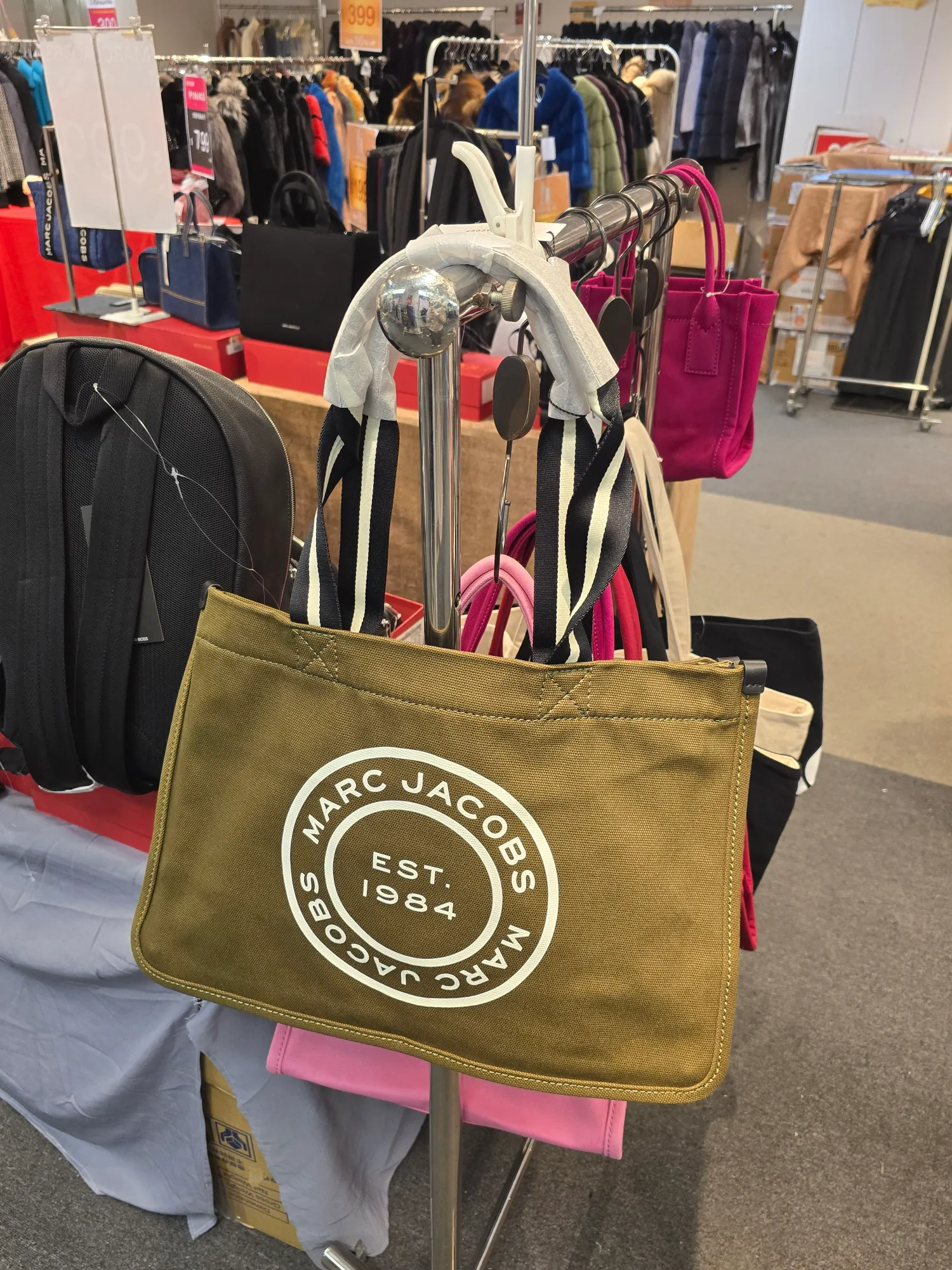 名牌服飾香水開倉低至3折！/香水$200有交易！買紅酒即送酒杯！Timberland/APC/COACH大劈價