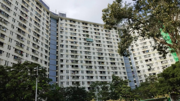 獲派屯門舊公屋單位!港人竟發現「門口冇窗」。圖片來源:Facebook@公屋討論區