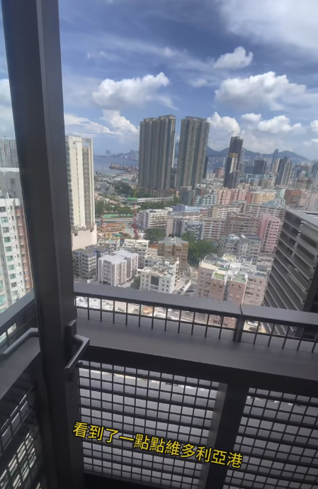 再行經露台才能到達後門位置（截圖：Facebook：牛牛家具製造有限公司）