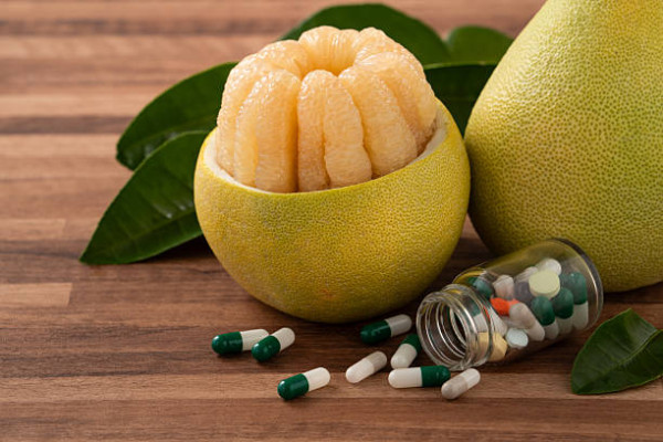 水果相沖禁忌｜食完柿飲牛奶會中毒？醫生拆解3大水果相沖都市傳說！呢2樣同食真係出事