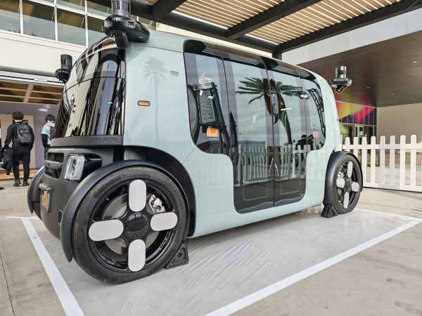 【AWS re:Invent 2025】Physical AI 走出螢幕！無人的士、機械人與無人機重塑實體世界