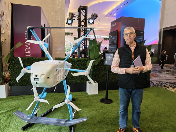 【AWS re:Invent 2025】Physical AI 走出螢幕！無人的士、機械人與無人機重塑實體世界