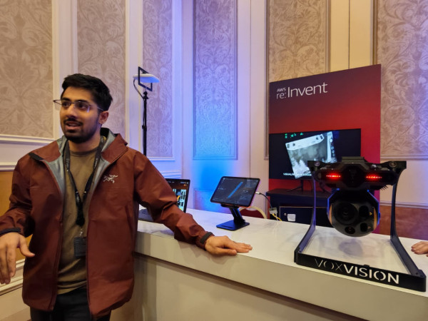 【AWS re:Invent 2025】Physical AI 走出螢幕！無人的士、機械人與無人機重塑實體世界