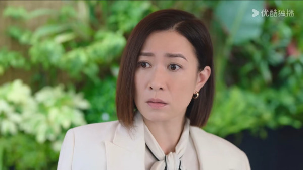新聞女王2劇評｜驚現彩蛋何依婷「徐曉薇」突然現身為第三季鋪路？ 拍攝時坐完月未修身